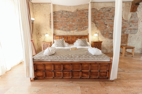 Romantisches Doppelzimmer | Allergikerbettwaren, Minibar, Zimmersafe, individuell eingerichtet. Puchner Castle Hotel