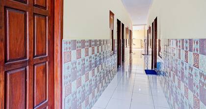 OYO 90234 Dhoho Family Guest House