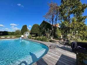 Pool - Propriété Campagne à 65 kms de Paris. Piscine et Tennis. Période JO Paris 2024 (Mulcent)