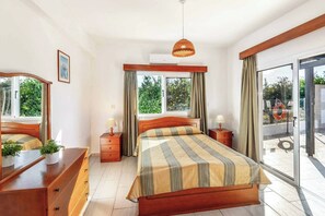 3 bedrooms, bed sheets - Villa Orange Grove (Pegeia)