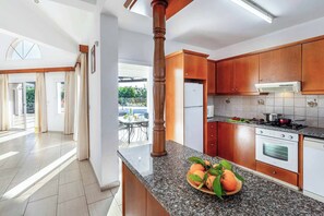 냉장고, 전자레인지, 오븐, 식기 세척기