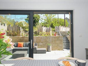 3 bedrooms, individually decorated, individually furnished, free WiFi