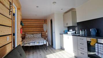 Studio | Iron/ironing board, free WiFi, bed sheets