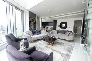 Deluxe Apartment, 3 Bedrooms, City View | Living area