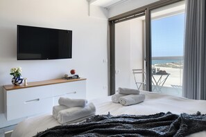 Estudio | Escritorio y espacio para trabajar con laptop 