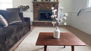 Unclassified image, 3 of 15, button - Cozy Sanctuary Amidst the Finger Lakes (Trumansburg)