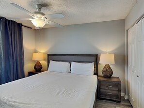 3 habitaciones, tabla de planchar con plancha, wifi y ropa de cama 