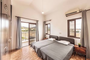 Villa (4 Bedrooms) | Interior - Villa Pella (Pegeia)