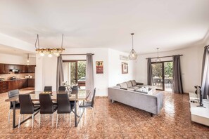 Villa (4 Bedrooms) | Interior - Villa Pella (Pegeia)