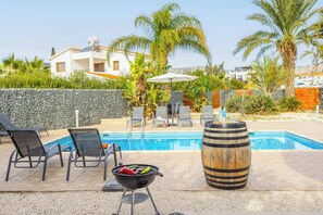 Villa (4 Bedrooms) | Exterior