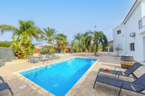 Villa (4 Bedrooms) | Exterior