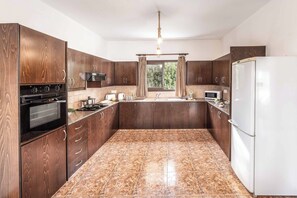 Villa (4 Bedrooms) | Interior - Villa Pella (Pegeia)