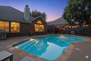 Pool - The Blue Holly - Bright & Spacious with a Pool (Corinth)