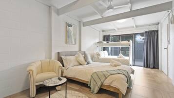 4 bedrooms, iron/ironing board, free WiFi, bed sheets