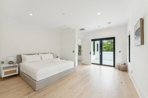4 Schlafzimmer, Bügeleisen/Bügelbrett, Internetzugang, Bettwäsche