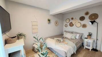 Deluxe House | 1 bedroom, minibar, blackout curtains, free cots/infant beds