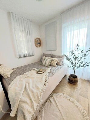 Deluxe House | 1 bedroom, minibar, blackout drapes, free cribs/infant beds - Vineyard cottage Lan na Hribu (Semic)