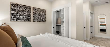 3 bedrooms, desk, iron/ironing board, WiFi