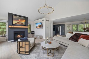 Smart-tv en een open haard