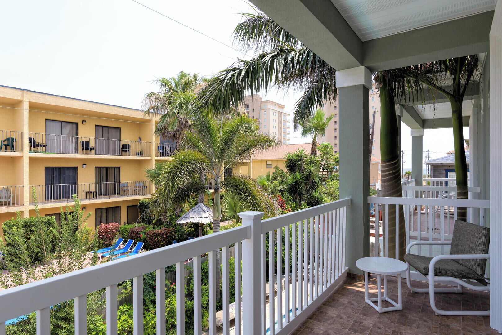 Appart'hôtel, plusieurs lits, balcon, vue piscine (EMERALD BREEZE 3) | Enceinte de l’hébergement