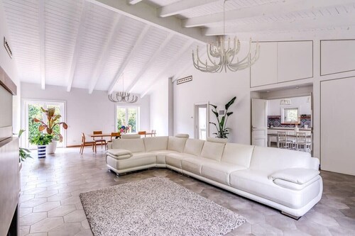 Romantic Garden-Contemporary Boutique Home Amidst Sorrentine Lemon Groves and Mediterranean Gardens