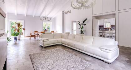 Romantic Garden-Contemporary Boutique Home Amidst Sorrentine Lemon Groves and Mediterranean Gardens