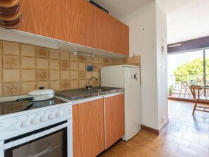 Kühlschrank, Mikrowelle, Ofen, Toaster