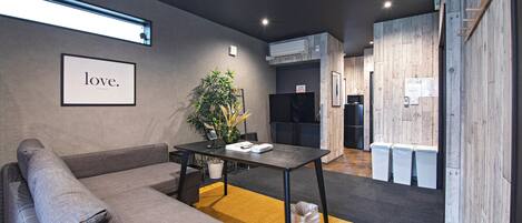 Classic-Haus | Wohnbereich | 22-Zoll-Flachbildfernseher mit Kabelempfang