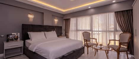 Standardzimmer, 1 Schlafzimmer | Hochwertige Bettwaren, Minibar, Zimmersafe, Schreibtisch