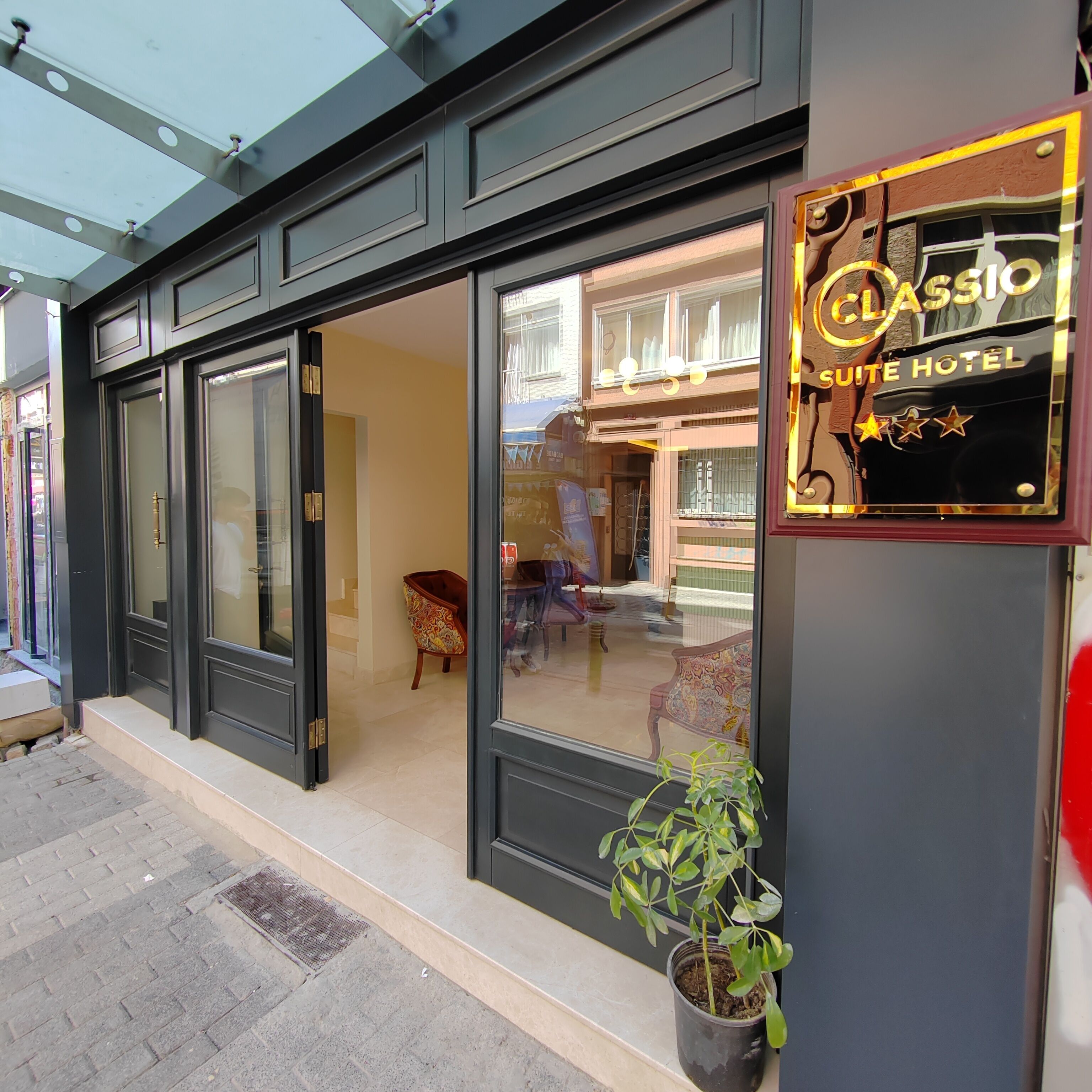 Fachada de la propiedad