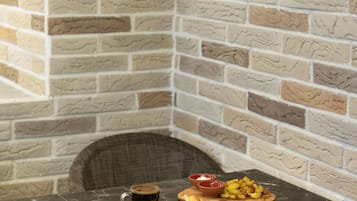Daily full breakfast (EUR 10 per person)
