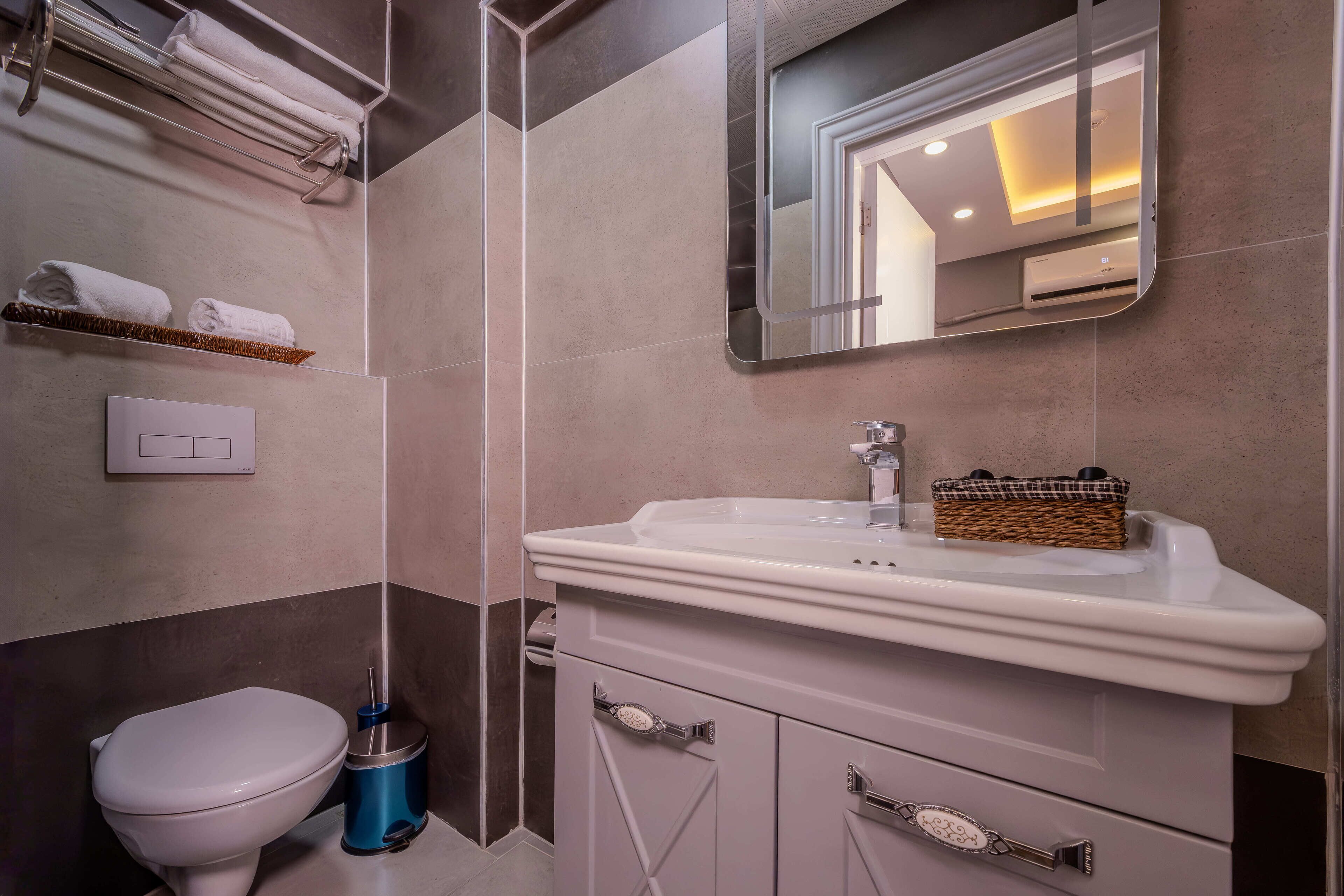 스탠다드룸 | 욕실 | 샤워 시설, 레인폴 샤워기, 헤어드라이어, 슬리퍼