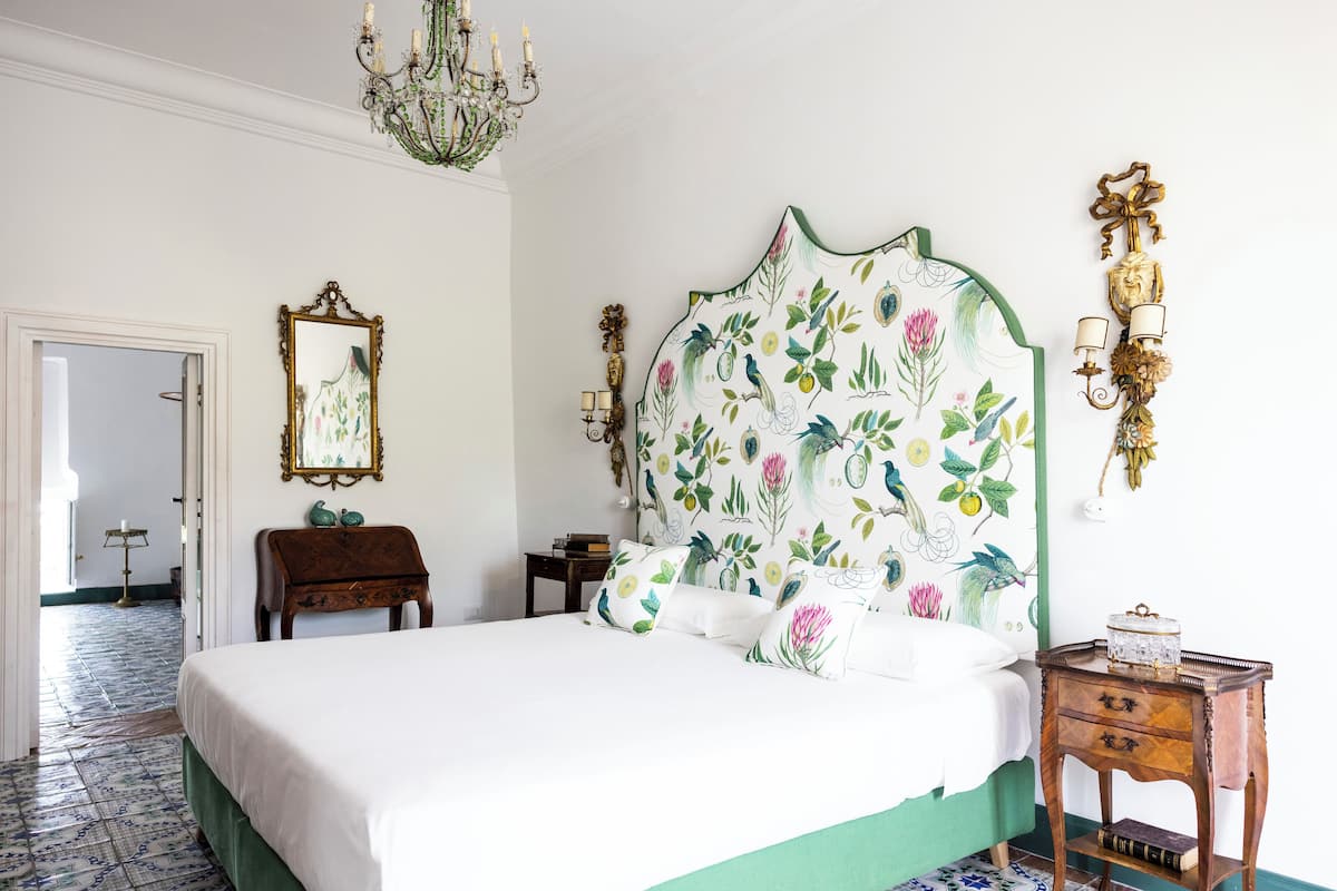 Habitación Deluxe | Sábanas italianas Frette, ropa de cama de alta calidad y edredón