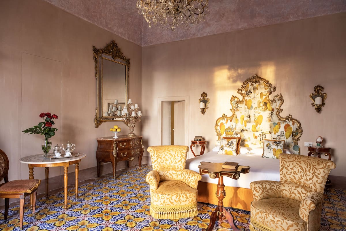 Habitación Royal | Sábanas italianas Frette, ropa de cama de alta calidad y edredón