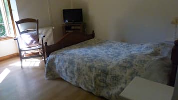 1 soveværelse, strygejern/strygebræt