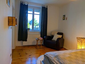 1 Schlafzimmer, Schreibtisch, Reisekinderbett, kostenloses WLAN