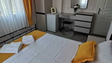Chambre Confort, vue mer | 1 chambre, literie de qualité supérieure, minibar