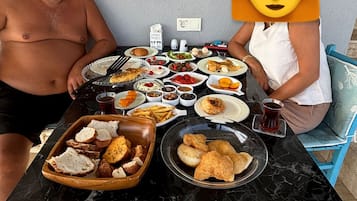 Daily full breakfast for a fee