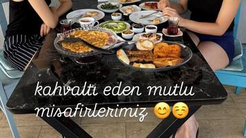 Daily full breakfast for a fee