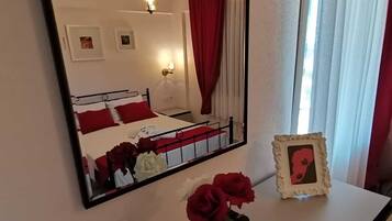 Deluxe-Zimmer, Meerblick | Hochwertige Bettwaren, Minibar, individuell dekoriert