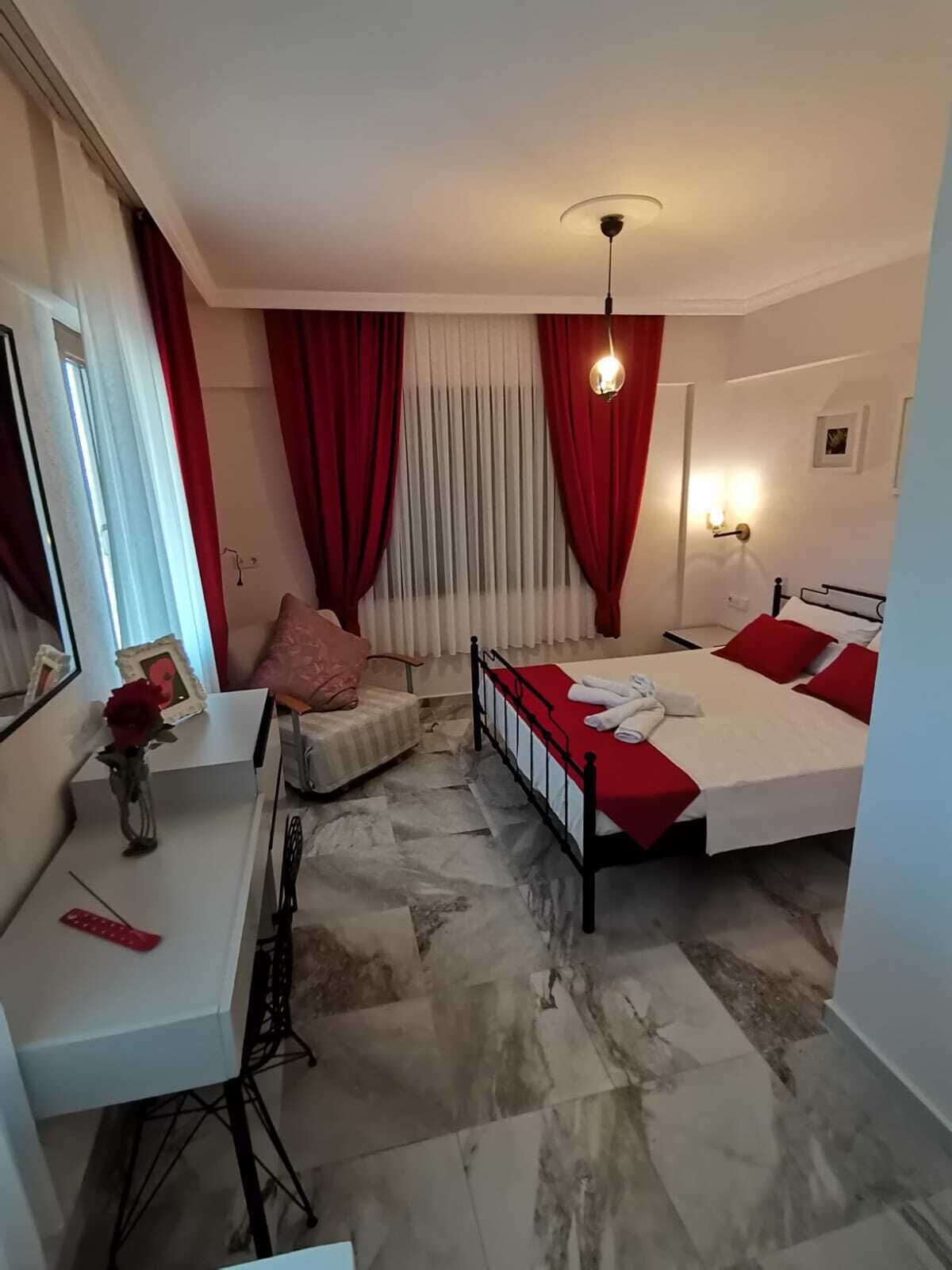 Habitación Deluxe, vista al mar | Ropa de cama de alta calidad, minibar y decoración personalizada 