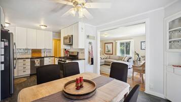 House, 3 Bedrooms | Dining