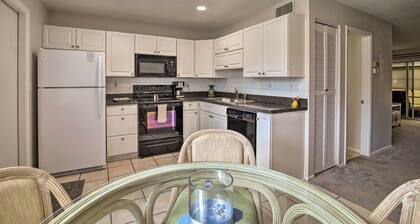 Condo w/ Pool Access < 4 Miles to Siesta Key Beach