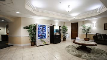 Condo, 2 Bedrooms | Interior