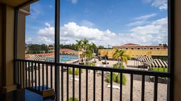 Condo, 2 Bedrooms | Property grounds