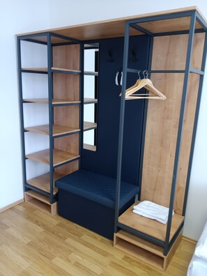 Suite 34 B | โต๊ะทำงาน, Wi-Fi ฟรี, ผ้าปูที่นอน