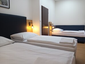 Suite 54 A | Schreibtisch, kostenloses WLAN, Bettwäsche