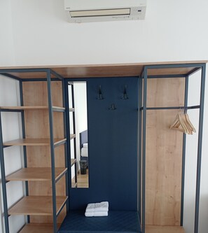 3 habitaciones, escritorio, wifi gratis y ropa de cama