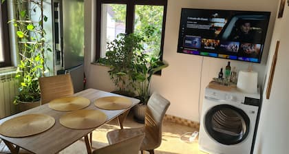 Ole Apartment 120 SQM - Aut. Ministry of Tourism - Spacious and Serene Space