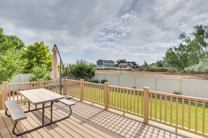 Outdoor dining - Spacious Utah Retreat w/ Deck, Grill & Fire Pit! (Provo)